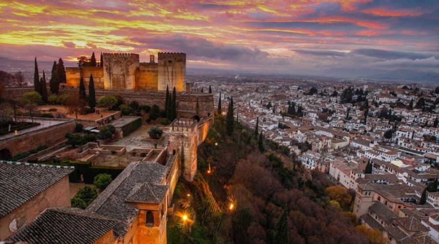 Granada: Tesoro de la Historia y la Cultura en el Corazón de Andalucía