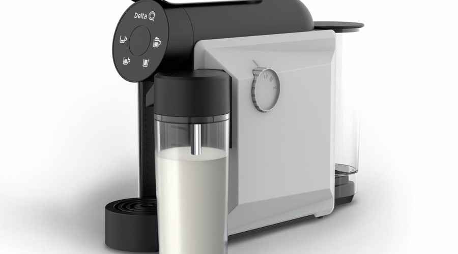 Una cafetera minimalista con sistema de leche integrado, la nueva apuesta de Delta Cafés