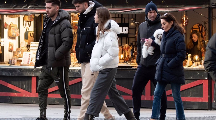 Zidane presume de unión familiar por las calles de Madrid