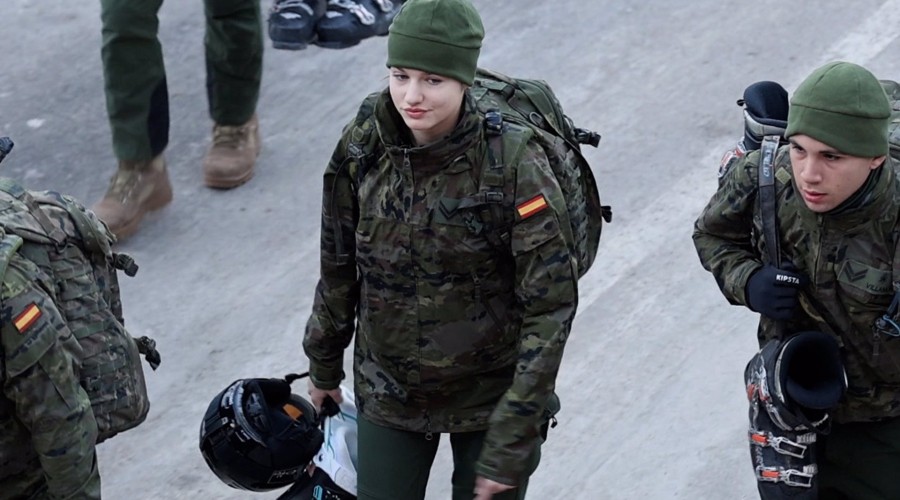 Las imágenes de la Princesa Leonor durante su entrenamiento en las pistas de esquí de Astún junto a sus compañeros