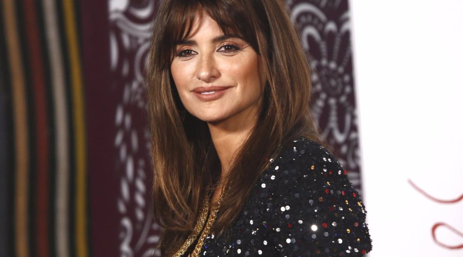 Penélope Cruz, al margen de la incipiente relación de su hermana Mónica con Alejandro Sanz