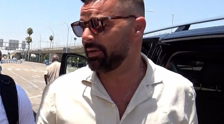 Ricky Martin se marcha de Sevilla con una sonrisa en su rostro