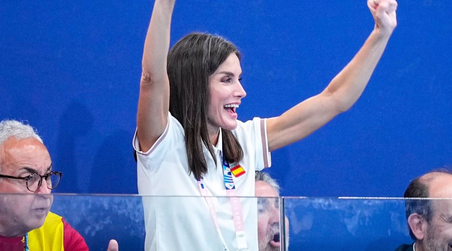 Doña Letizia, una española más que celebra el triunfo de la selección femenina de waterpolo